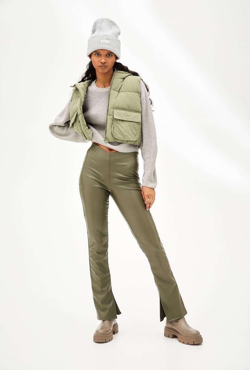 shop-woman-3-green shop-woman-3-green